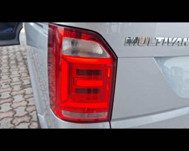 VOLKSWAGEN Multivan 2.0 TDI 150CV DSG Highline rif. 21286106 - Foto 9