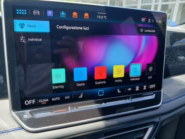 VOLKSWAGEN Tiguan 3ª serie Tiguan 2.0 TDI 150 CV DSG R-Line - Foto 9