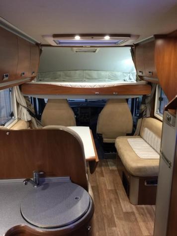 MOTORHOME LAIKA IVECO BASCULANTE 6 POSTI LETTO CASTELLO CLIMATIZZATORE FOTOVOLTAICO GENERALI CAMPER - Foto 7