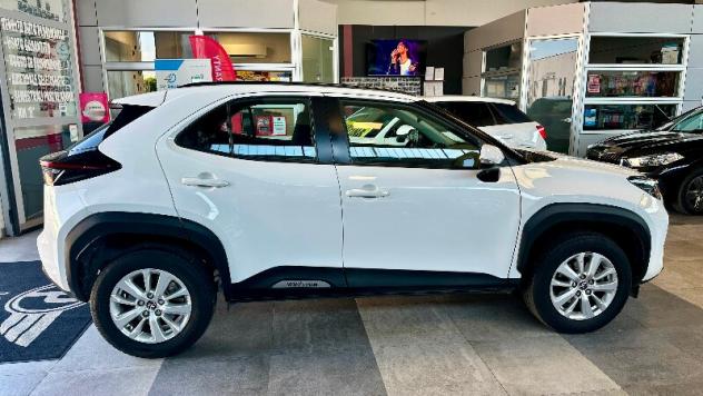 TOYOTA Yaris Cross Yaris Cross 1.5 Hybrid 5p. E-CVT Active - Foto 10