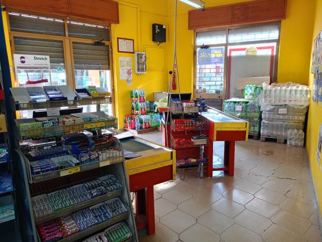 LOCALE COMMERCIALE ZONA MAGLIE!