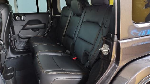 Jeep Wrangler 2.0T Unlimited Sahara Auto 4WD - Foto 9