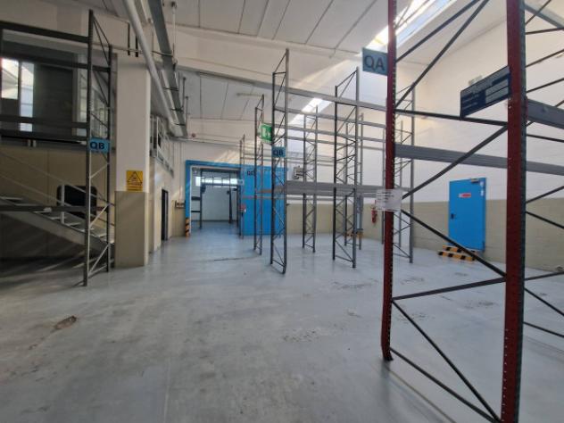 Immobile di 3700 m² con più di 5 locali in vendita a Settimo Milanese - Foto 8