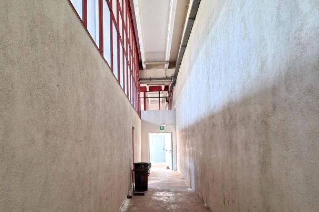 Immobile in asta di 975 m² in vendita a Elmas - Foto 5