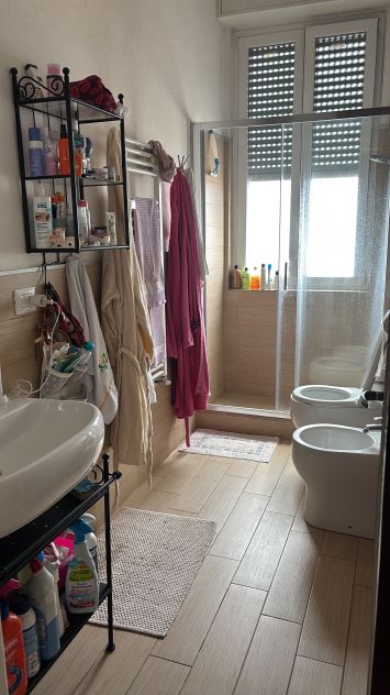 STANZA IN APPARTAMENTO CONDIVISO - Foto 3