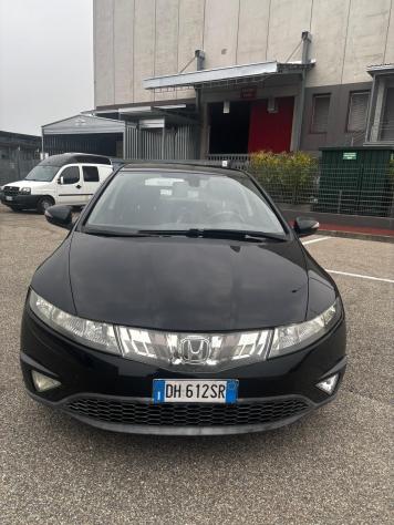Honda Civic 1.8 i-VTEC 5p. Exec. LH i-P i-Sh AUTOMATICA - Foto 2