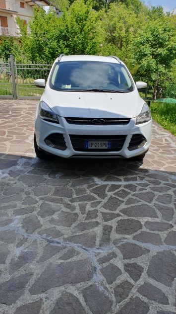 Ford Kuga Titanium 2.0 TD 140 cv 4WD usata