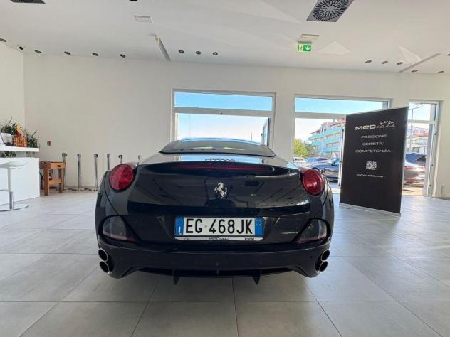 FERRARI - California - - Foto 8