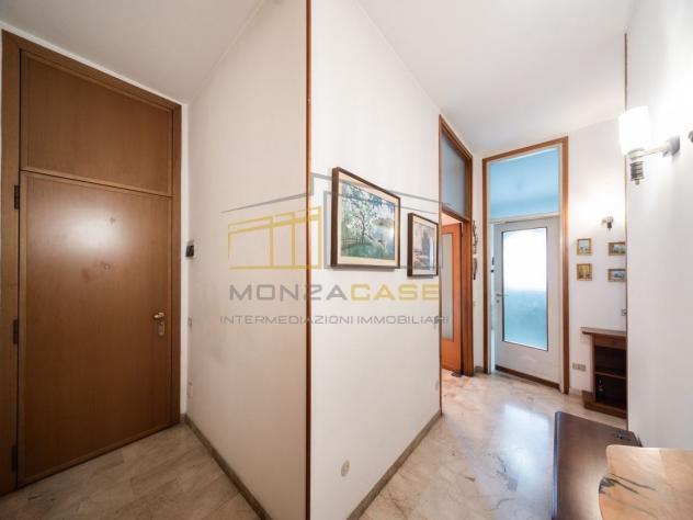Ampio tre locali di 100 mq in elegante contesto con giardino condominiale - Foto 5
