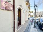 Locale commerciale in affitto a Aci Catena