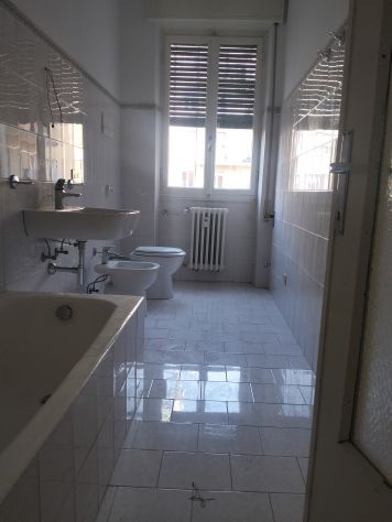 Borgo Trento affittasi ampio quadrilocale con garage e cantina - Foto 3