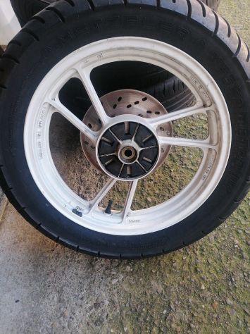 Suzuki RG 500 Gamma ruota posteriore con disco usata