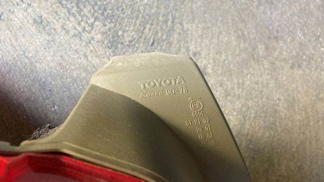 Fanale posteriore SX Toyota Yaris del 2013 (815610D370) - Foto 3