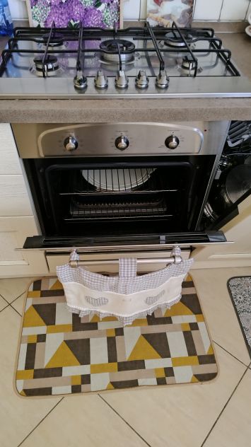 Cucina e tavolo con sedie - Foto 5