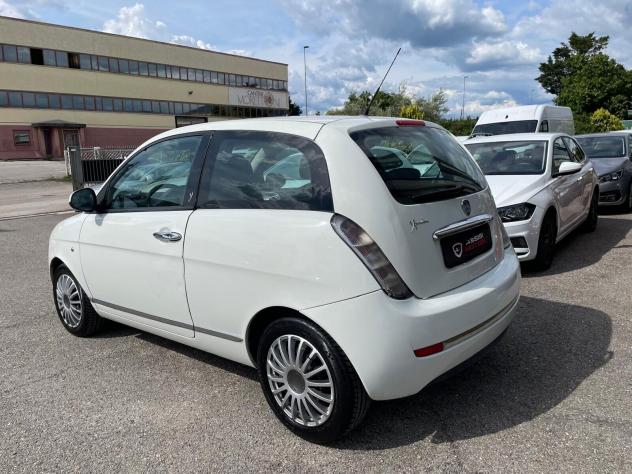 Lancia Ypsilon 1.3 MJT 75 CV Platino - Foto 3