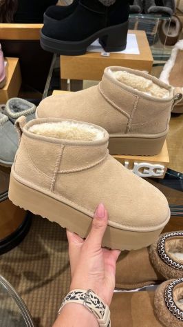 Sneakers Uniche e di Tendenza: Vendita al Dettaglio e in Lotto in Tutte le Tagli - Foto 9