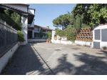 FONDO COMMERCIALE di 2 vani e di 180 mq (CAMPI BISENZIO) rif. L1128_1