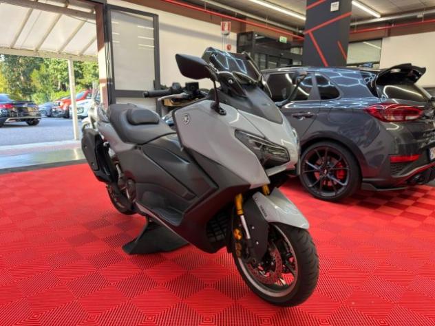 YAMAHA T-Max 560 TECH MAX CERAMIC GREY rif. 24117932 - Foto 4