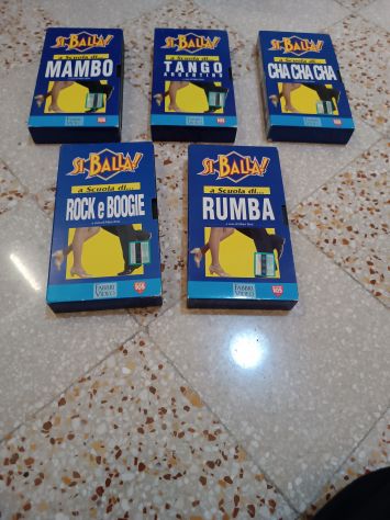CINQUE VHS SI BALLA EDIZIONE FABBRI, RADIO 105,