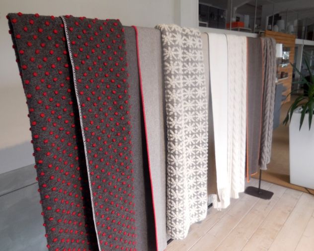 caldo PLAID,coperta con cuscino abbinato design,idea regalo B&B maxalto,flexform - Foto 4