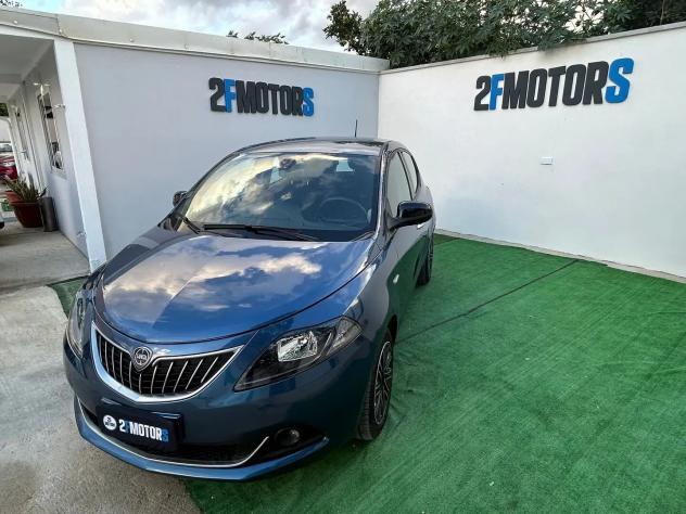 Lancia Ypsilon 1.0 FireFly 5 porte S&S Hybrid Silver - Foto 2