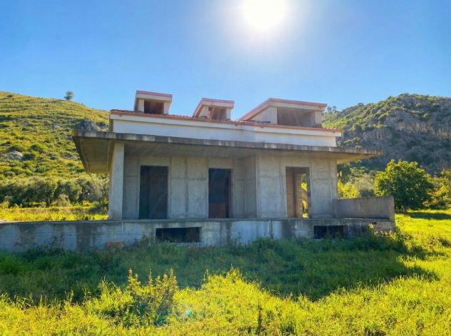 VILLA PANORAMICA ALLO STATO GREZZO CON TERRENO DI 3.800 MQ CIRCA - -RIF. V2508 - Foto 10