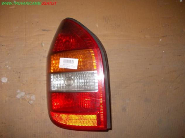 FANALE POST.S. ROSSO/ARANCIO OPEL ZAFIRA (T98)  Parti elettriche  Fanaleria  Fanali  Fanale post. sx. OPEL - ZAFIRA A - 01-04-1999 - 01-07-2005