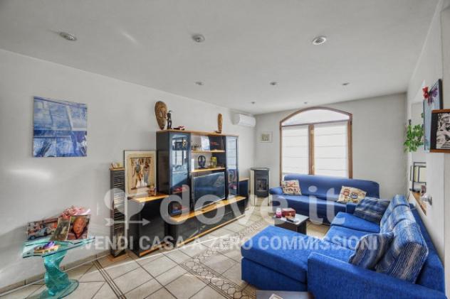 Villa di 260 m² con più di 5 locali e box auto doppio in vendita a Luino - Foto 3