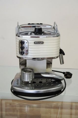 Macchina del caffè DeLonghi da riparare o per ricambi!