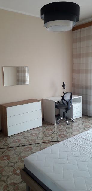 Affitto ampia camera singola a Lecce