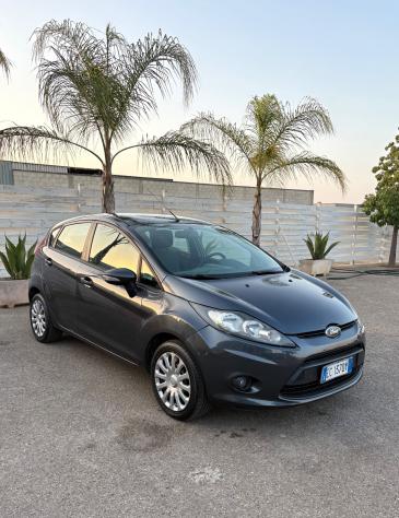 Ford Fiesta 1.2 5 porte con soli 76.000 kilometri - Foto 2