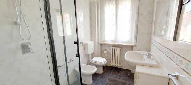 AFFITTASI TRILOCALE CON 3 STANZE PER INTERO APPARTAMENTO O PER SINGOLA STANZA - Foto 10