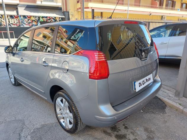 Peugeot 5008 1.6 HDi 115CV Allure 85Kw - Foto 5