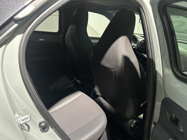Toyota Aygo X 1.0 72 CV 5 porte Lounge S-CVT - Foto 9