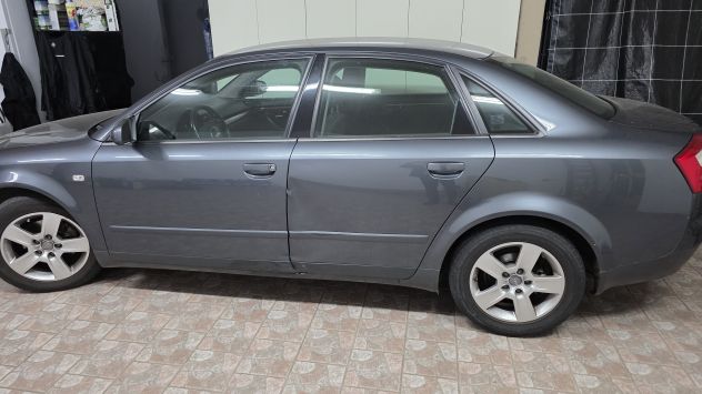 AUDI A4 1.9 TDI 130Cv 96Kw - Foto 2