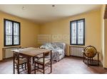 Porzione di casa immersa nella quiete della campagna