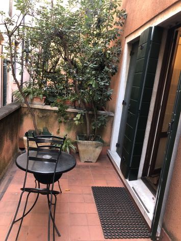 AFFITASI A LUGLIO A VENEZIA CENTRO STANZA PER 4 NOTTI PER 2 PERSONE - - Foto 3