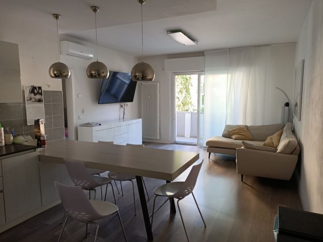 Arredamento completo appartamento moderno – cucina, camere, soggiorno - Foto 6