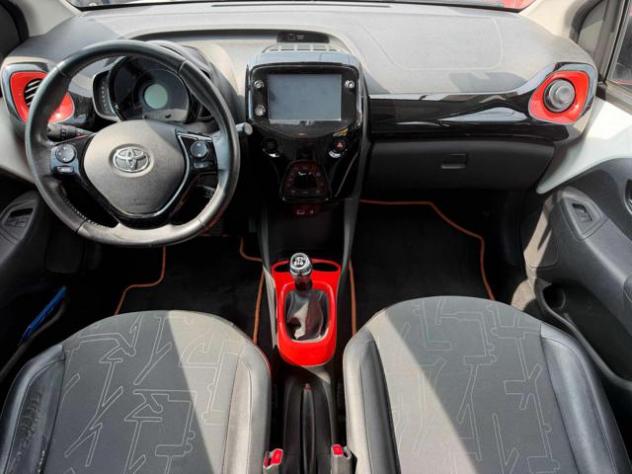 TOYOTA Aygo 1.0 VVT-i 72 CV 5 porte x-wave orange rif. 24106858 - Foto 8