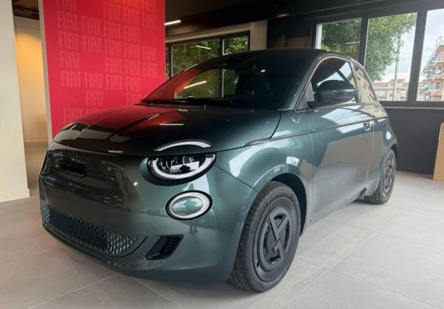 FIAT 500 500e Berlina 85 kWh Giorgio Armani