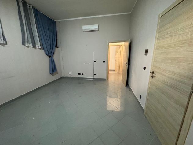 Capannone adatto a deposito/magazzino con uffici a Salsomaggiore T - Foto 2