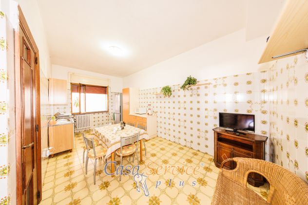 Ampio appartamento al piano terra con patio esterno - Foto 7