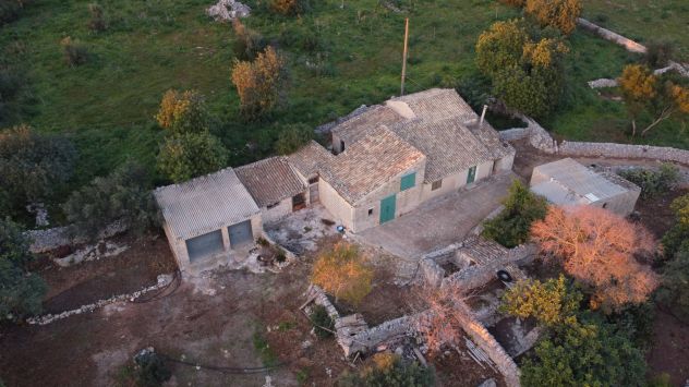 Scicli, sassi a vista in contrada Calamarieri - Foto 3