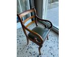 POLTRONCINA IN STILE imbottita elegante, rivestimento in vera pelle,