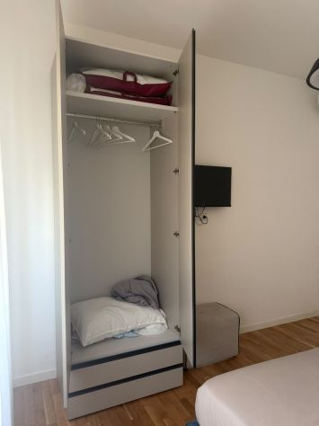 2 armadi moderni con 2 ante con cassetti - Foto 2