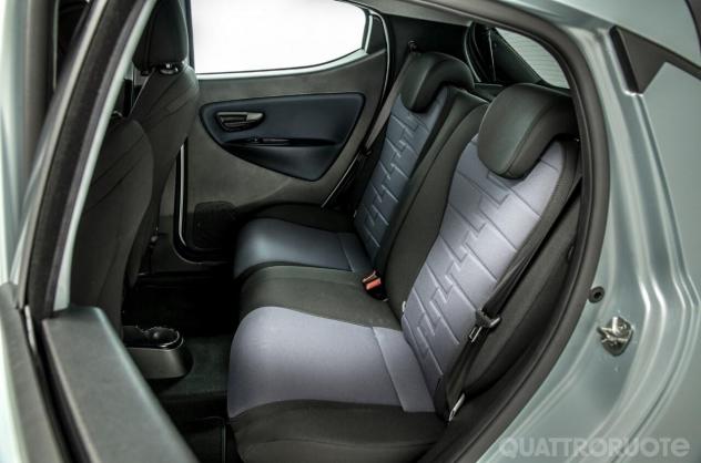 Lancia Ypsilon 1.0 FireFly 5 porte S&S Hybrid Gold - Foto 5