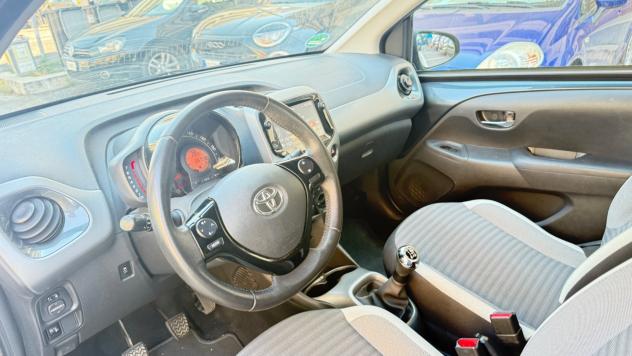 Toyota Aygo 1.0 VVT-i 72 CV 5 porte x-play LED NAVI CAR PLAY KAMER PDC BLUETOOTH CERCHI 16 - Foto 8