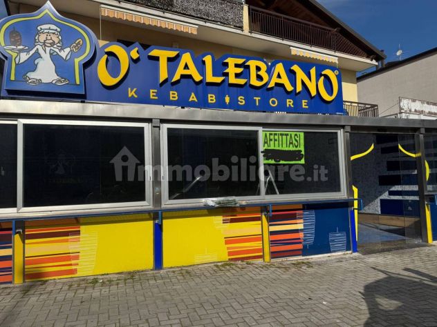 Locale commerciale in affitto a Viale Kennedy