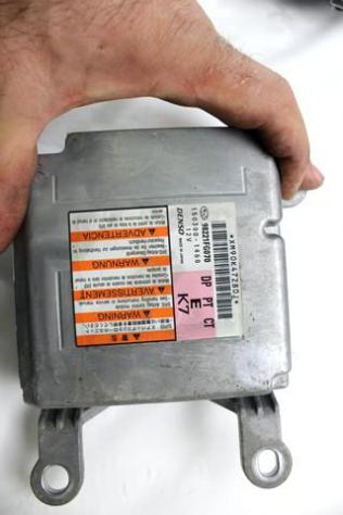 98221FG070 KIT AIRBAG SUBARU IMPREZA 2.0 D 4X4 110KW 6M 5P (2009) RICAMBIO USATO CON PRETENSIONATORI CINTURE DI SICUREZZA, CENTRALINA AIRBAG, AIRBAG V - Foto 3