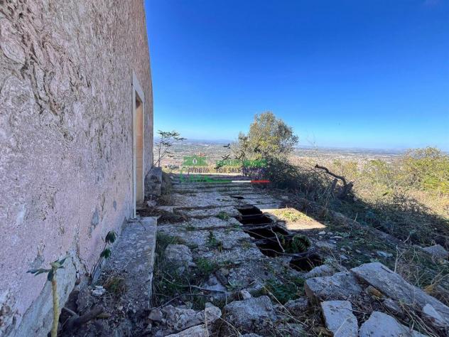 TERRENO AGRICOLO CON CASEGGIATI RURALI - Foto 11